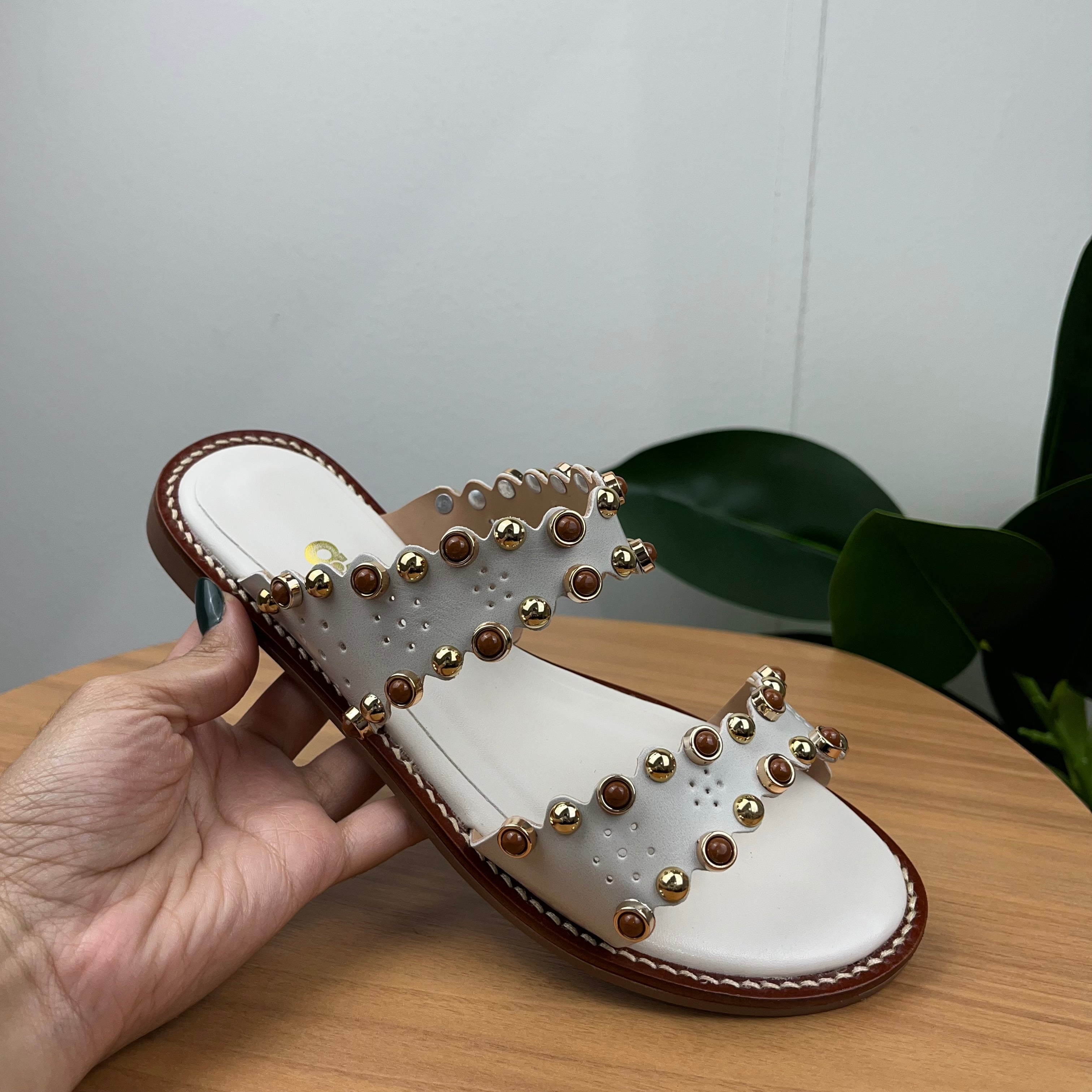 Rasteirinha Feminina A.B Off White Com Marrom