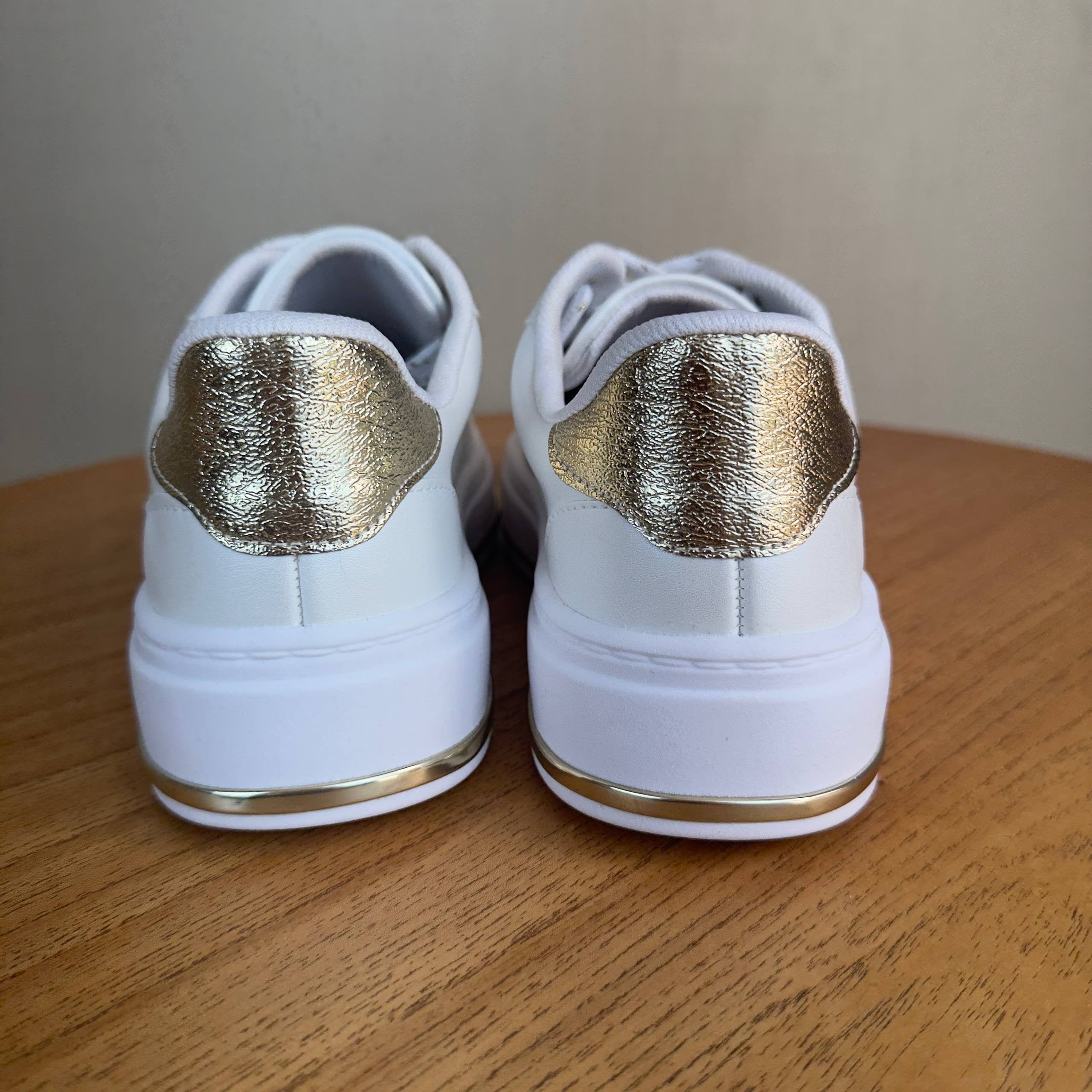 Tênis Feminino Beira Rio Branco com Dourado