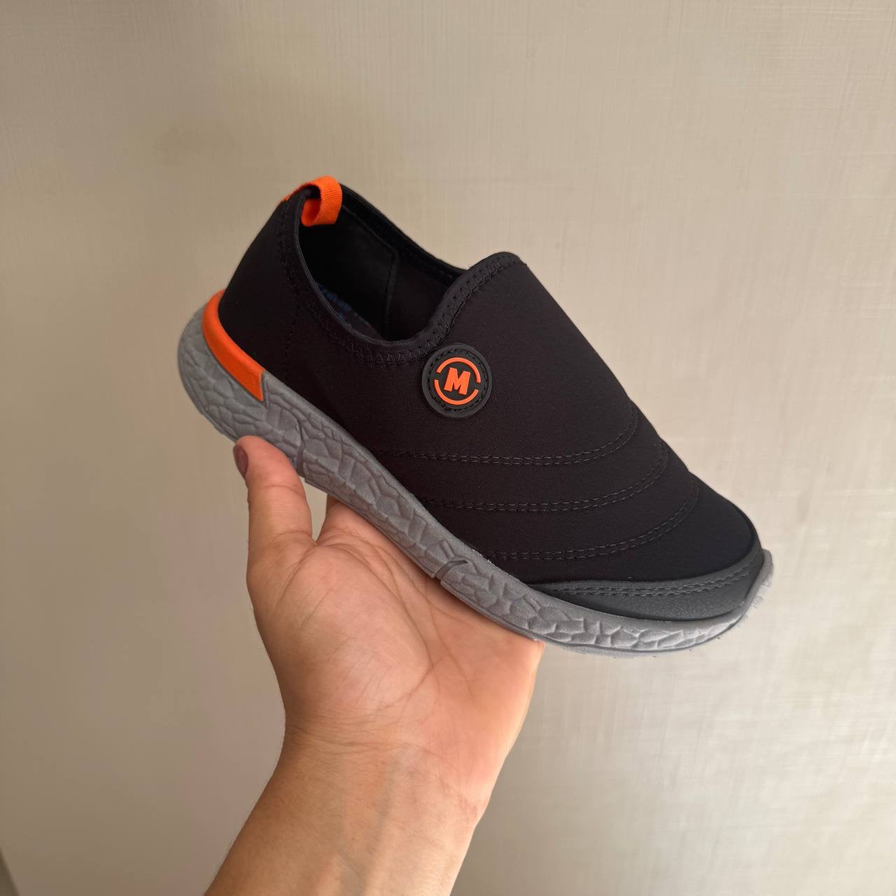 Tênis Infantil Molekinho Preto Detalhes Laranja