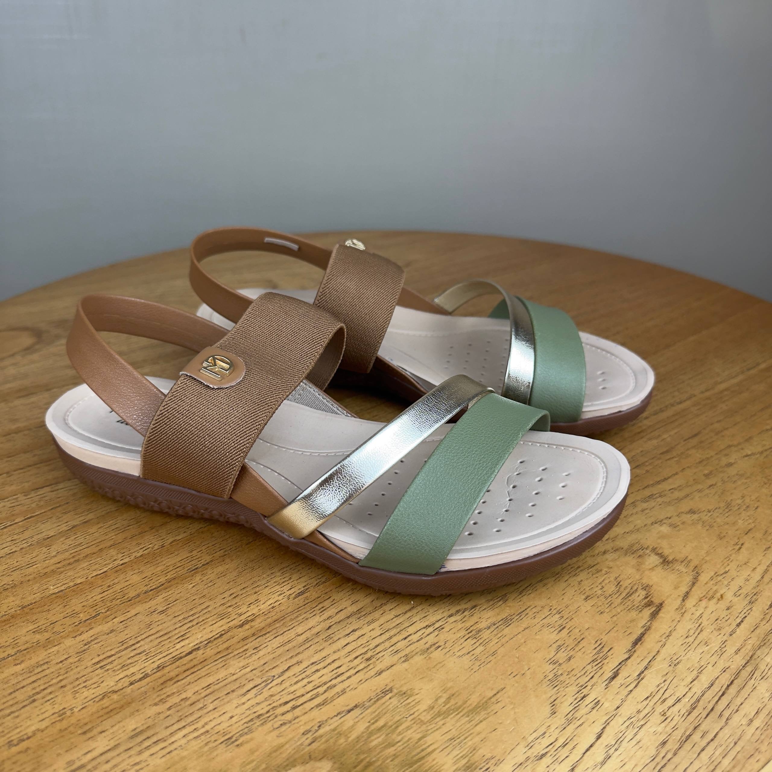 Sandalia Modare Verde Casual E Estilo Dourada