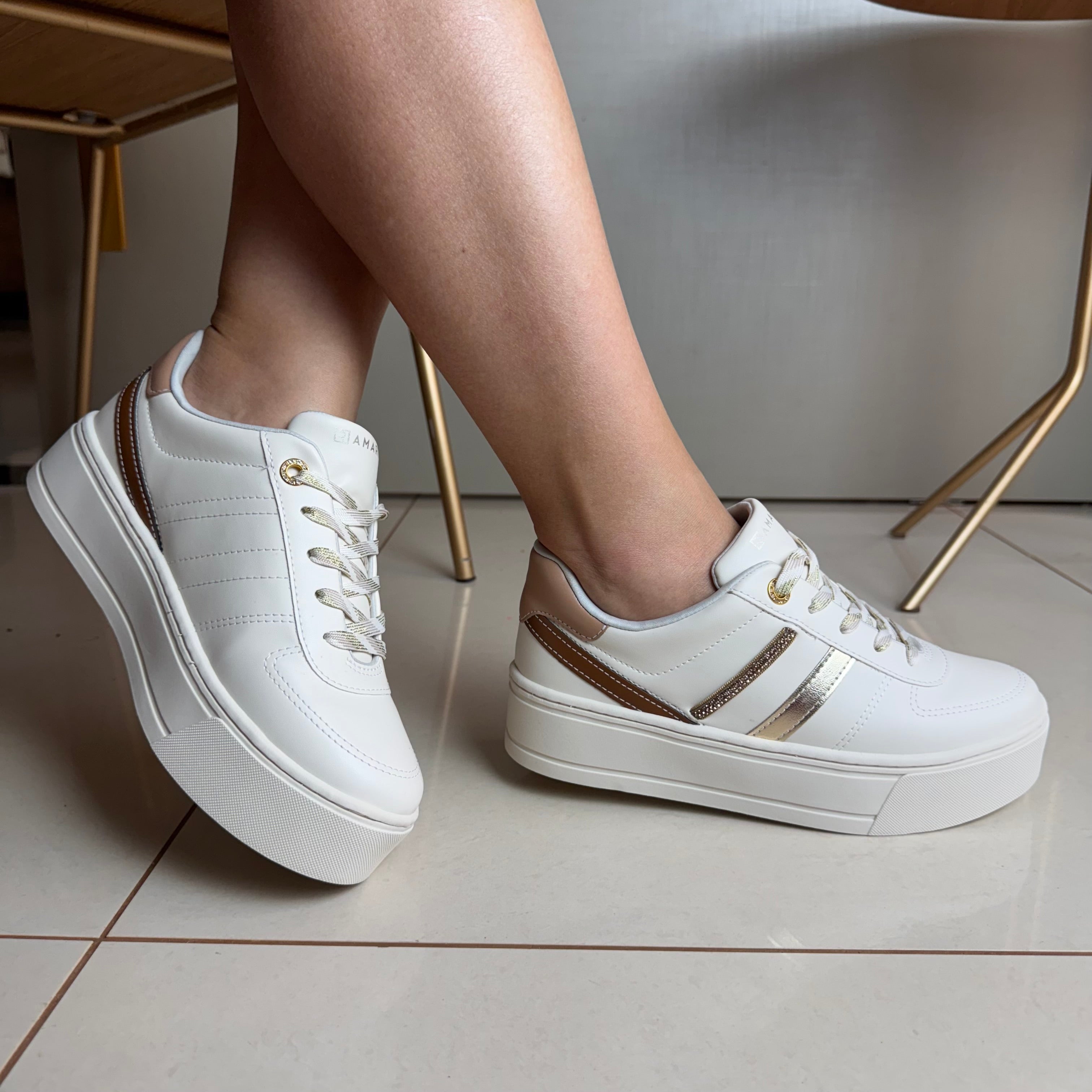 Tênis Feminino Ramarim Branco Detalhes Dourados
