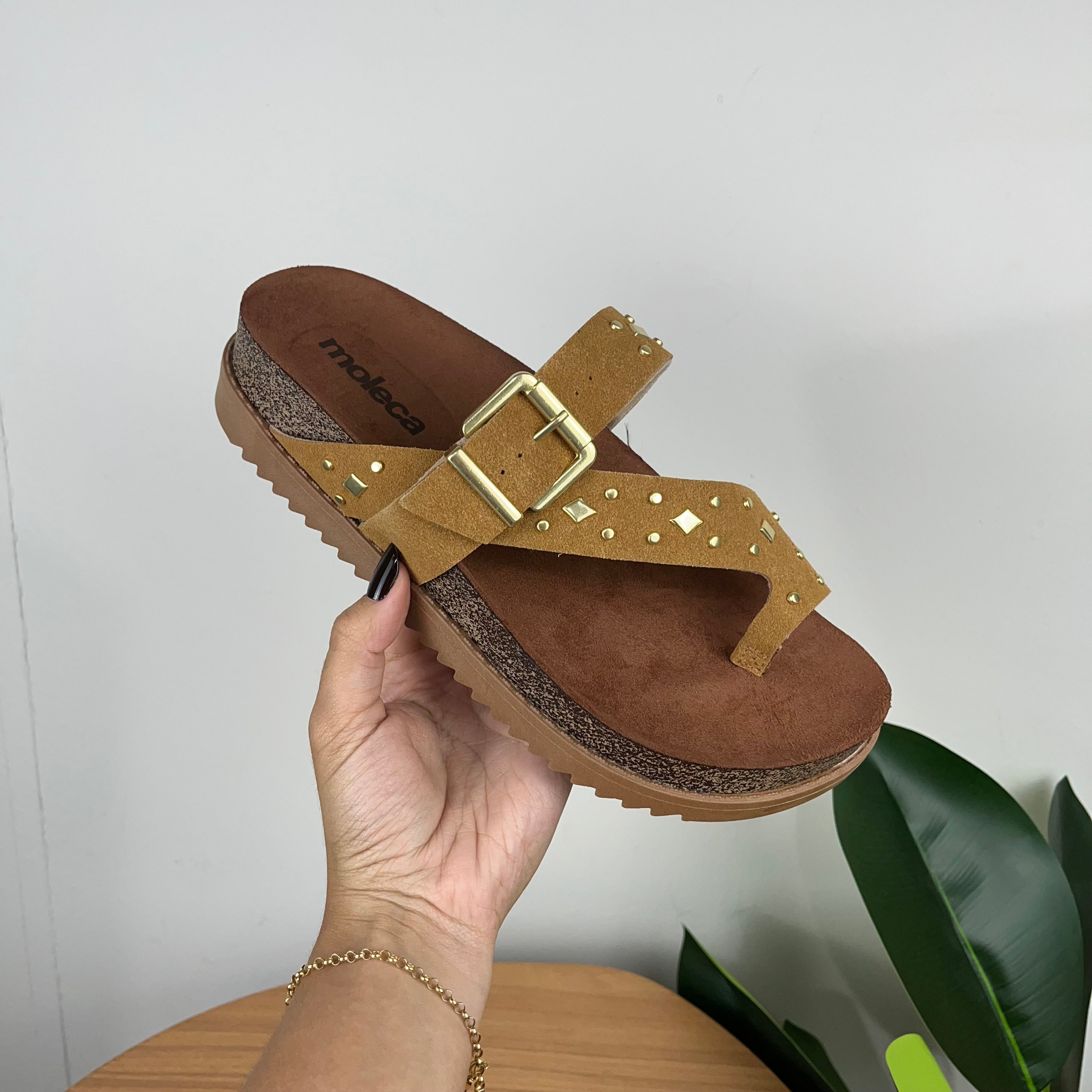 Papete Feminina Moleca Caramelo Detalhes