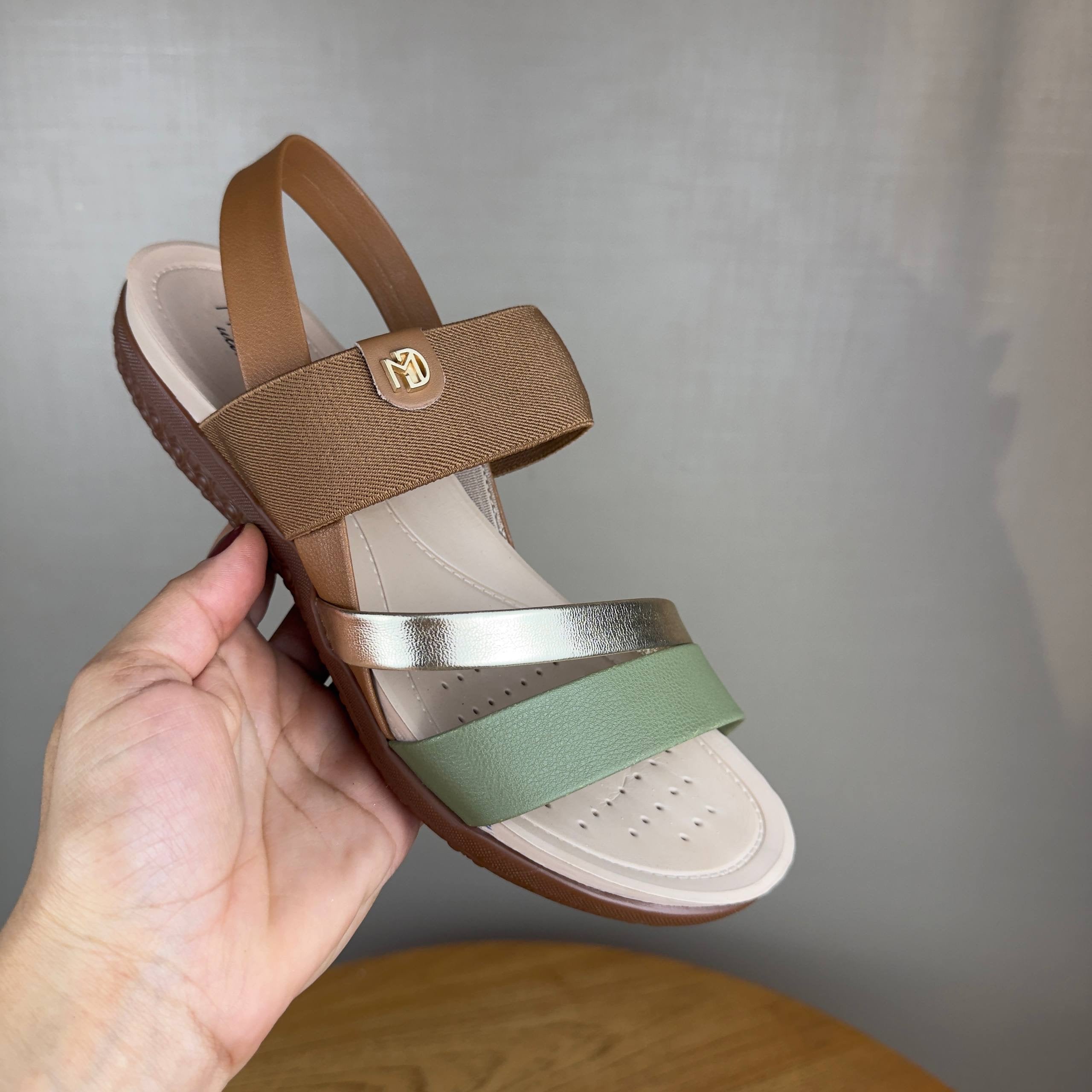 Sandalia Modare Verde Casual E Estilo Dourada