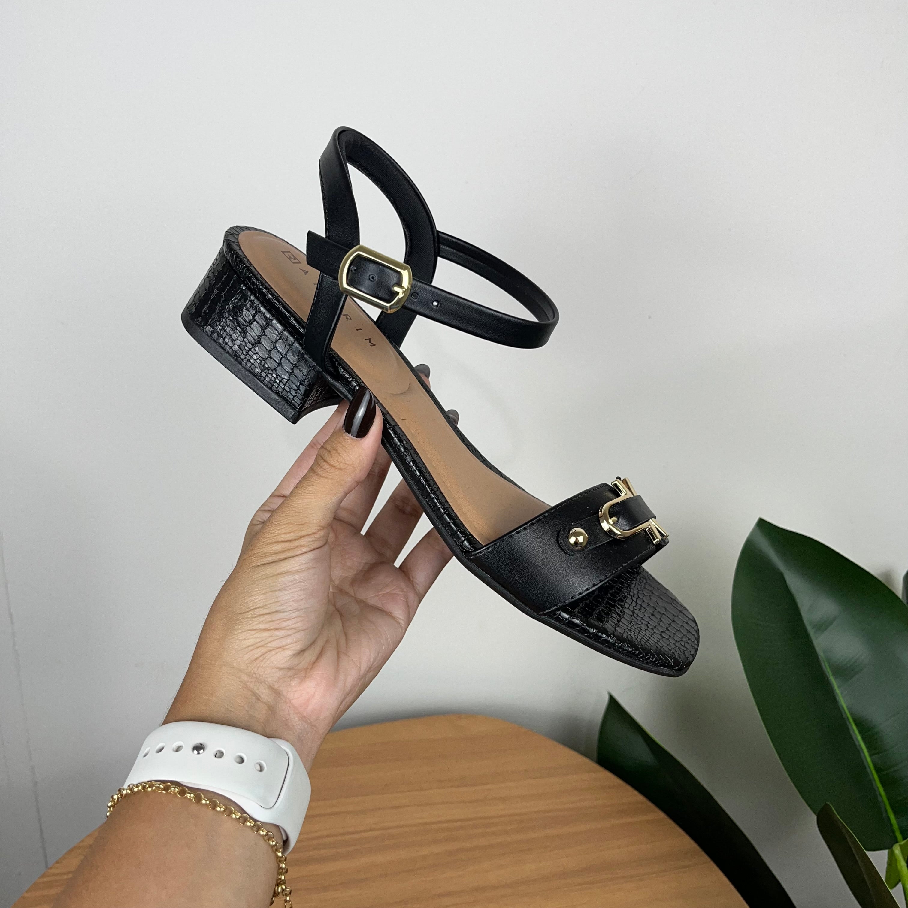 Sandália Feminina Ramarim Couro Preta