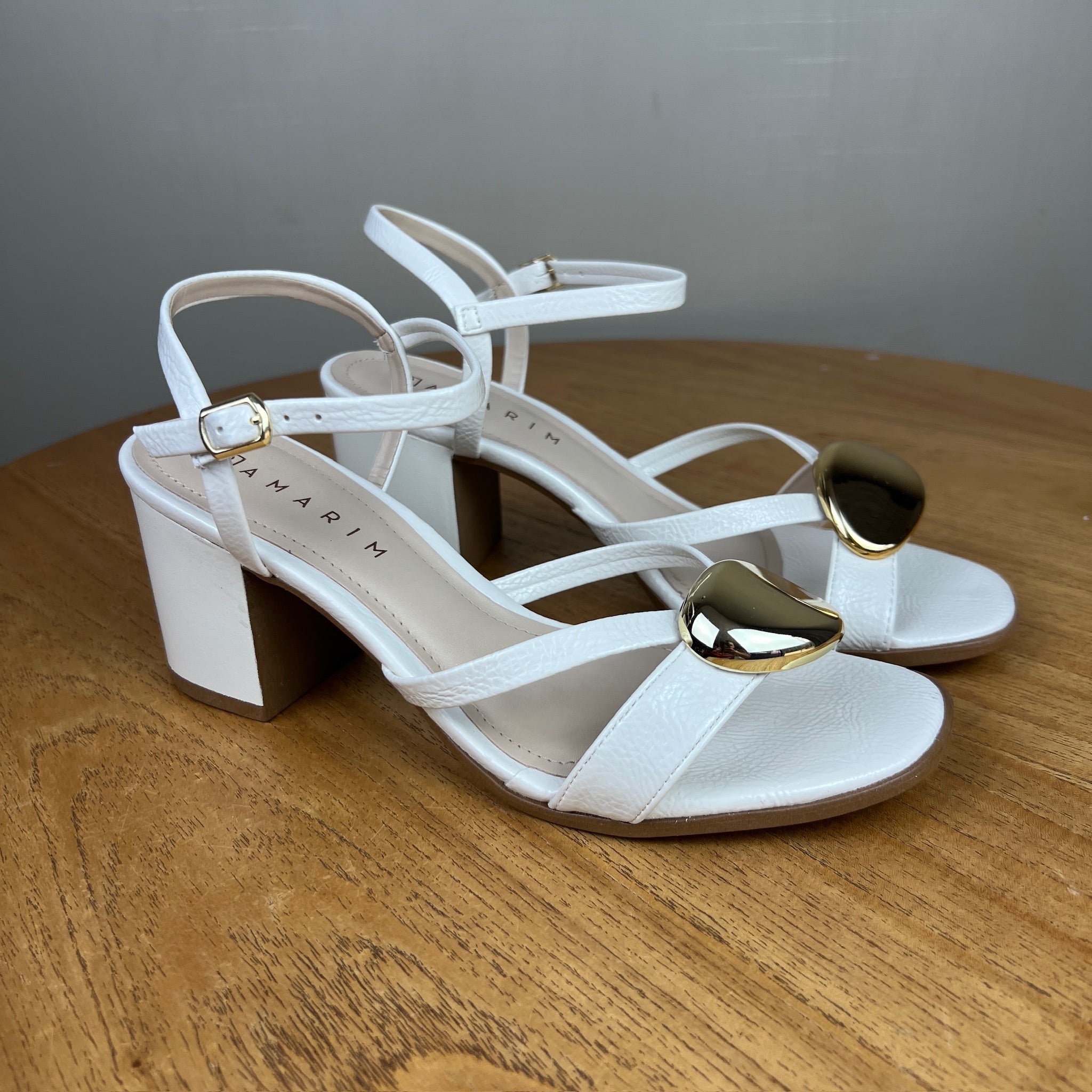 Sandalia Feminina Ramarim Brnco Detalhes Dourado Off - White