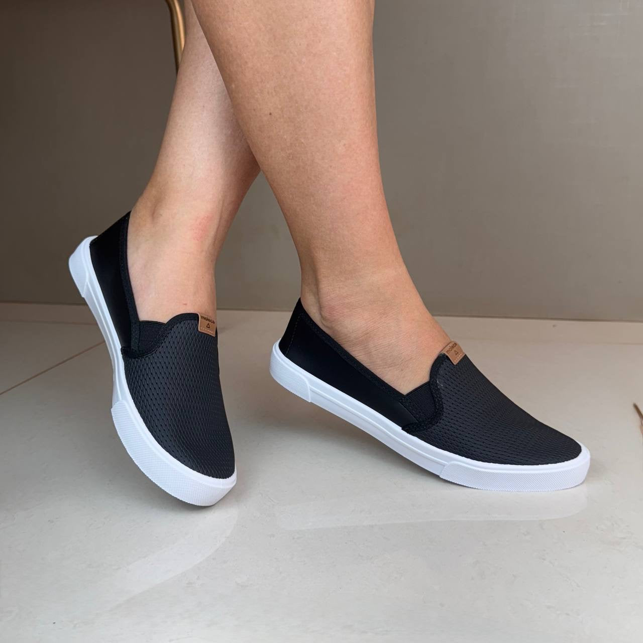 Tenis Feminino Slip On Preto Preta