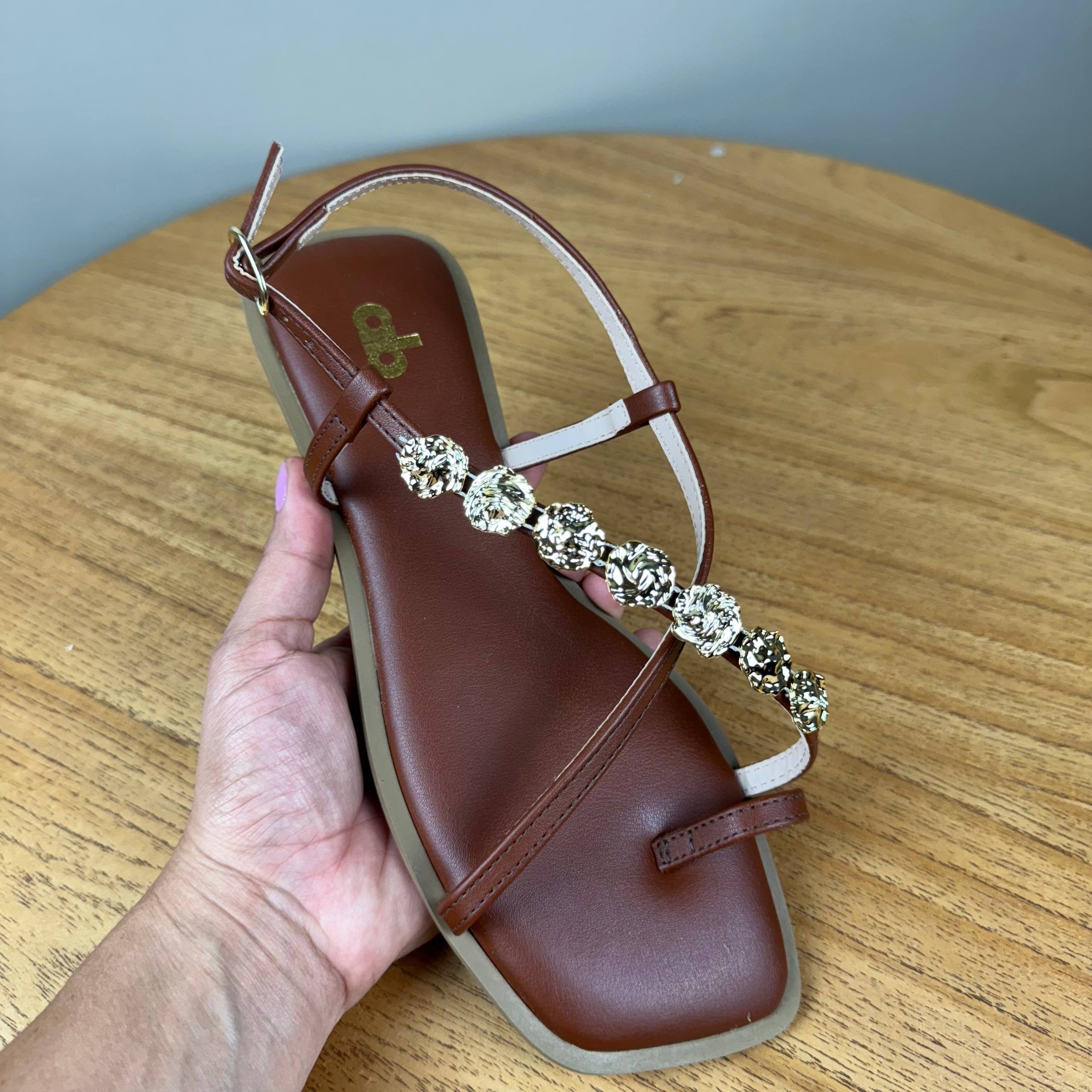 Rasteirinha Feminina A.B Marrom Detalhes Dourado