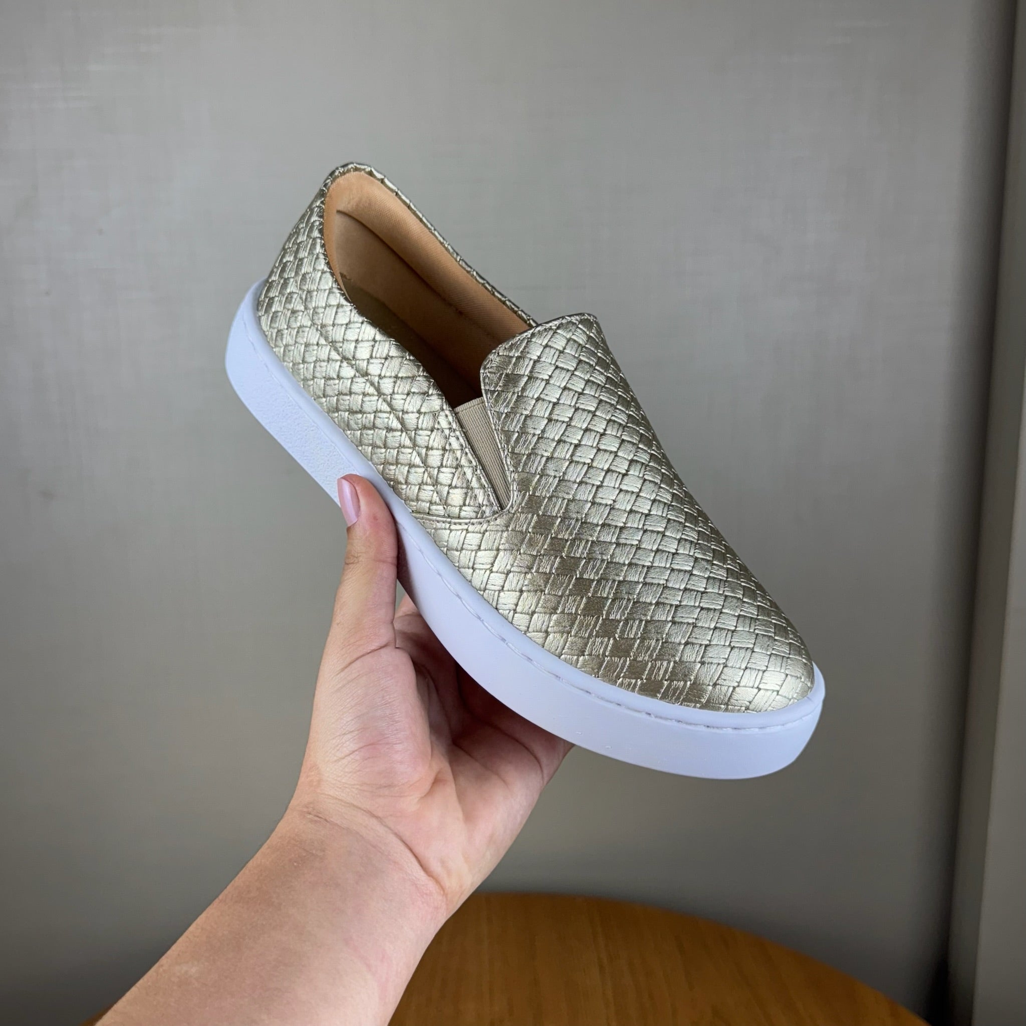 Tênis Feminino Slip On Ouro