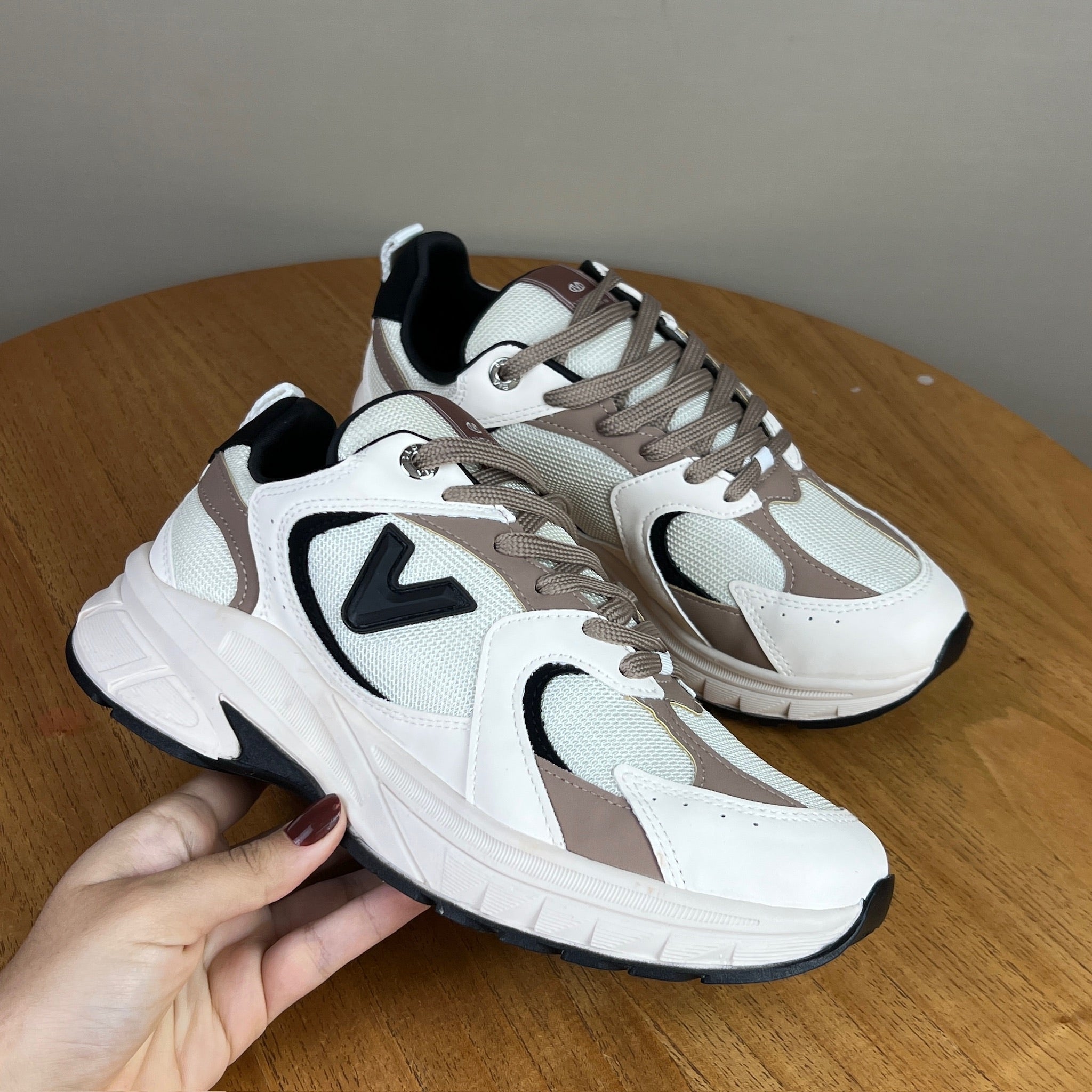 Tenis Feminino Via Mart5e Marrom Com Preto Bege/marrom