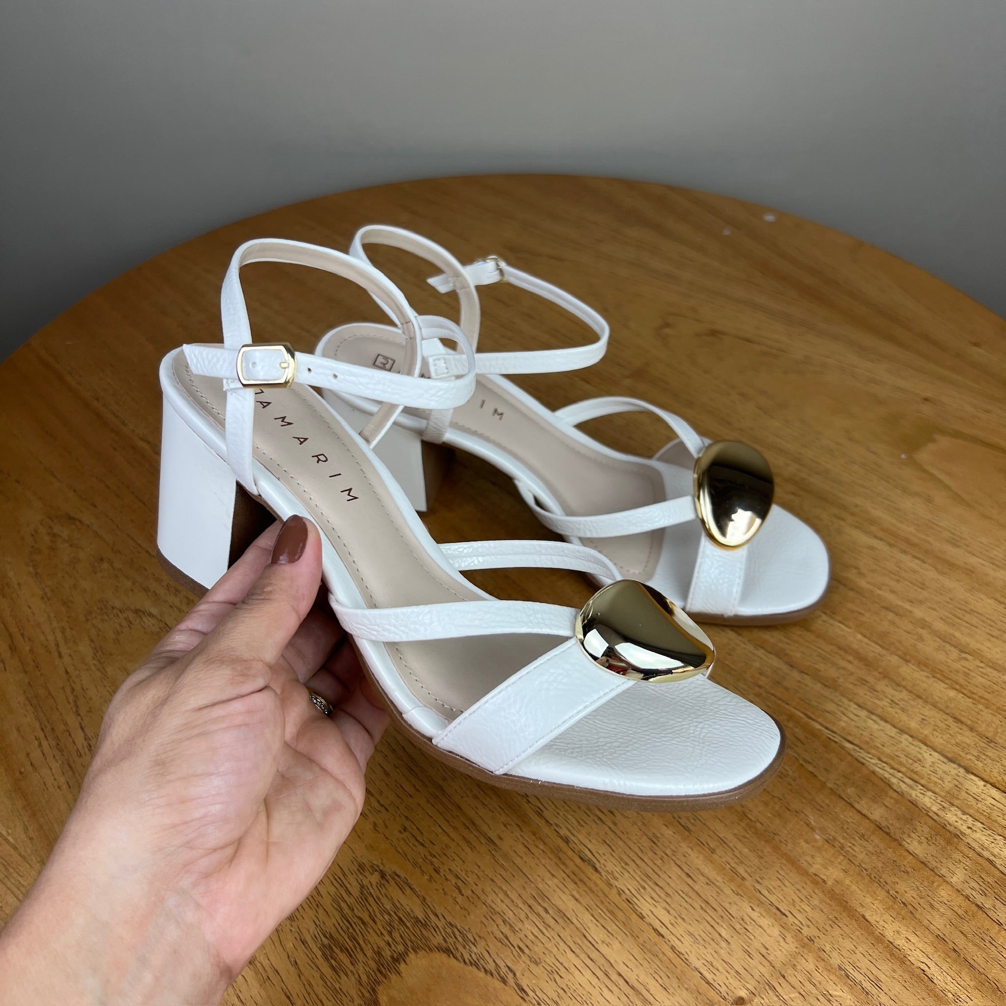 Sandalia Feminina Ramarim Brnco Detalhes Dourado Off - White