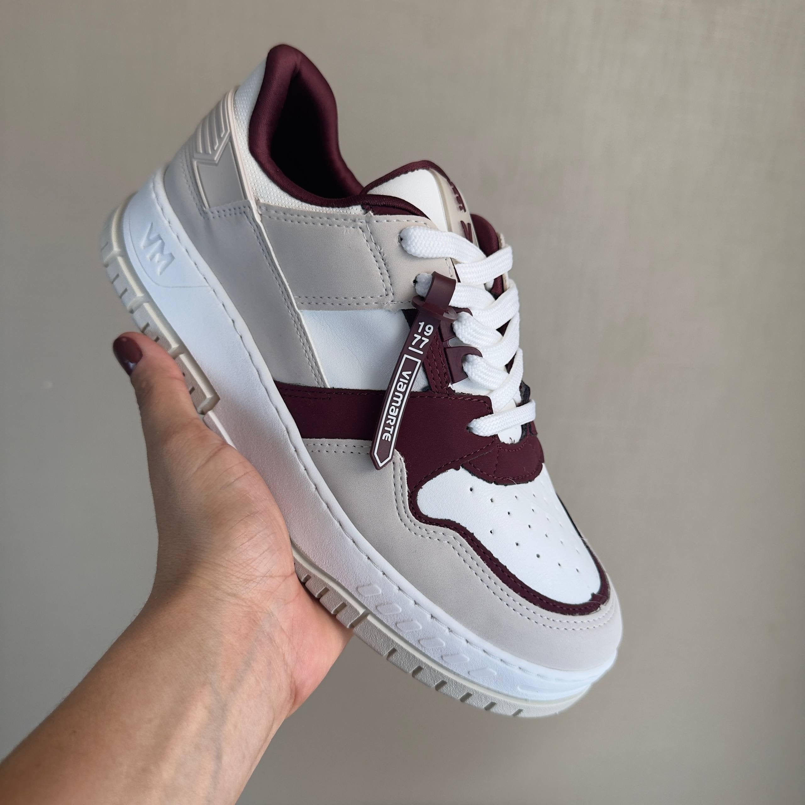 Tênis Feminino Via Marte Vinho Branco