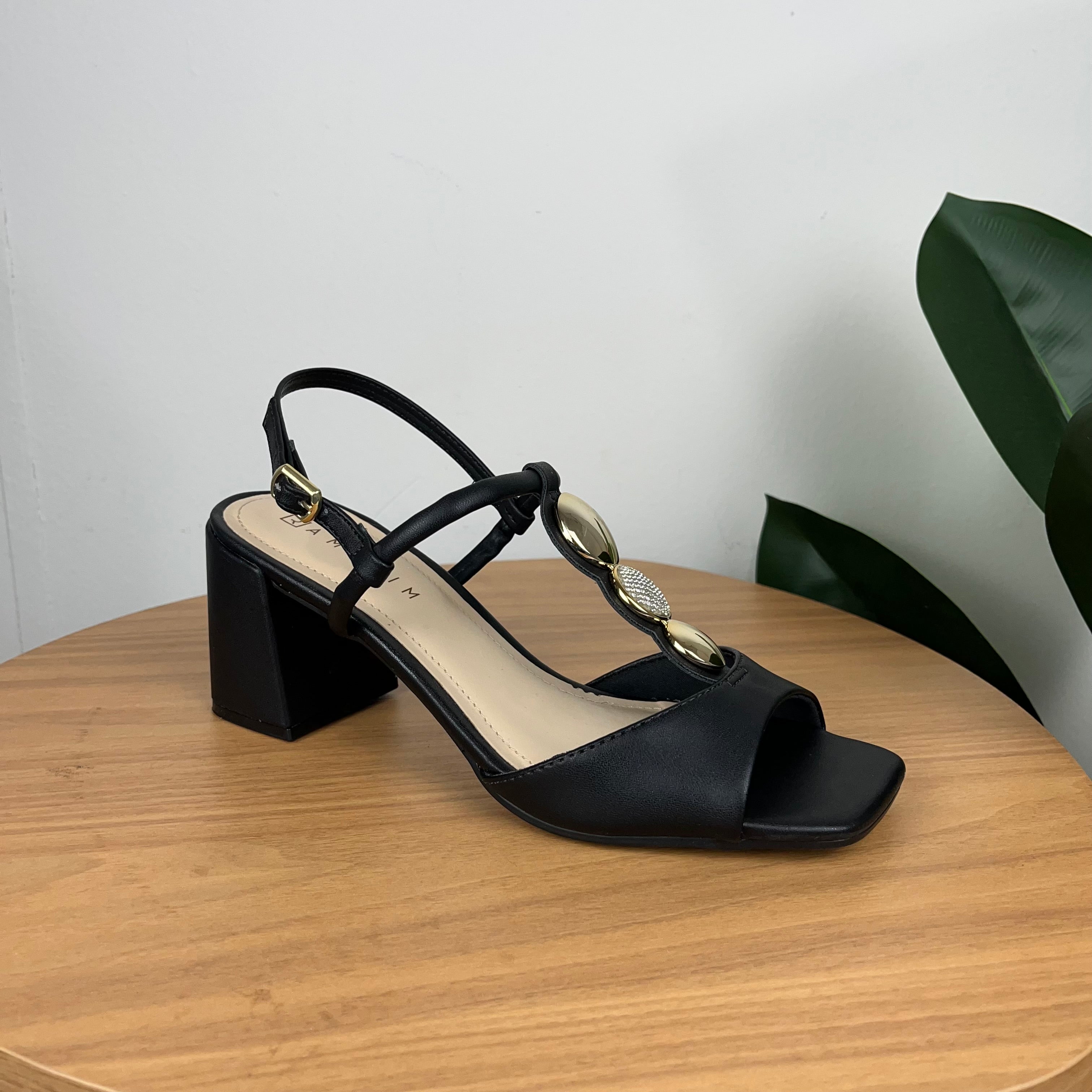 Sandália Feminina Ramarim Couro Preto Com Dourado