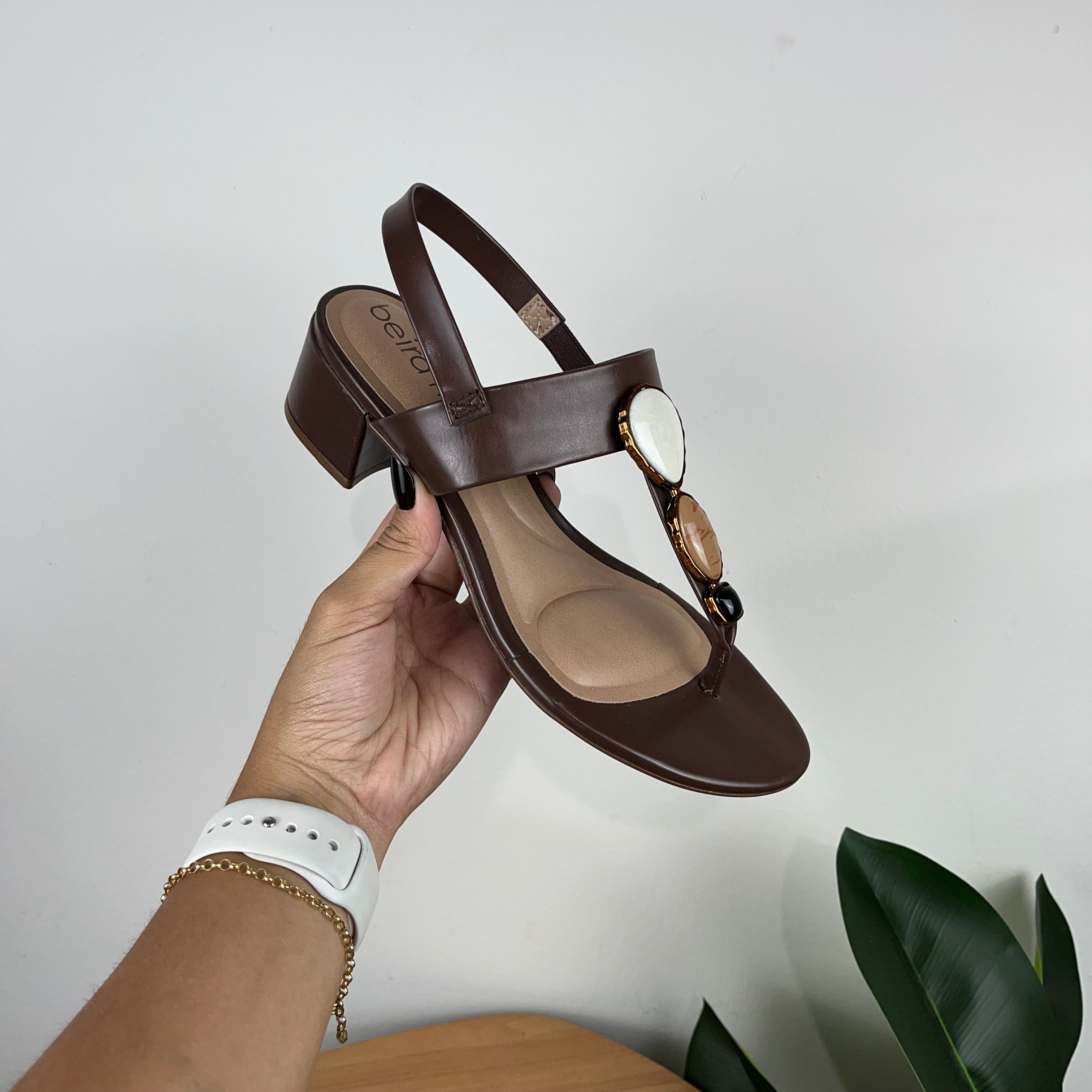 Sandália Feminina Beira Rio Marrom Pedraria