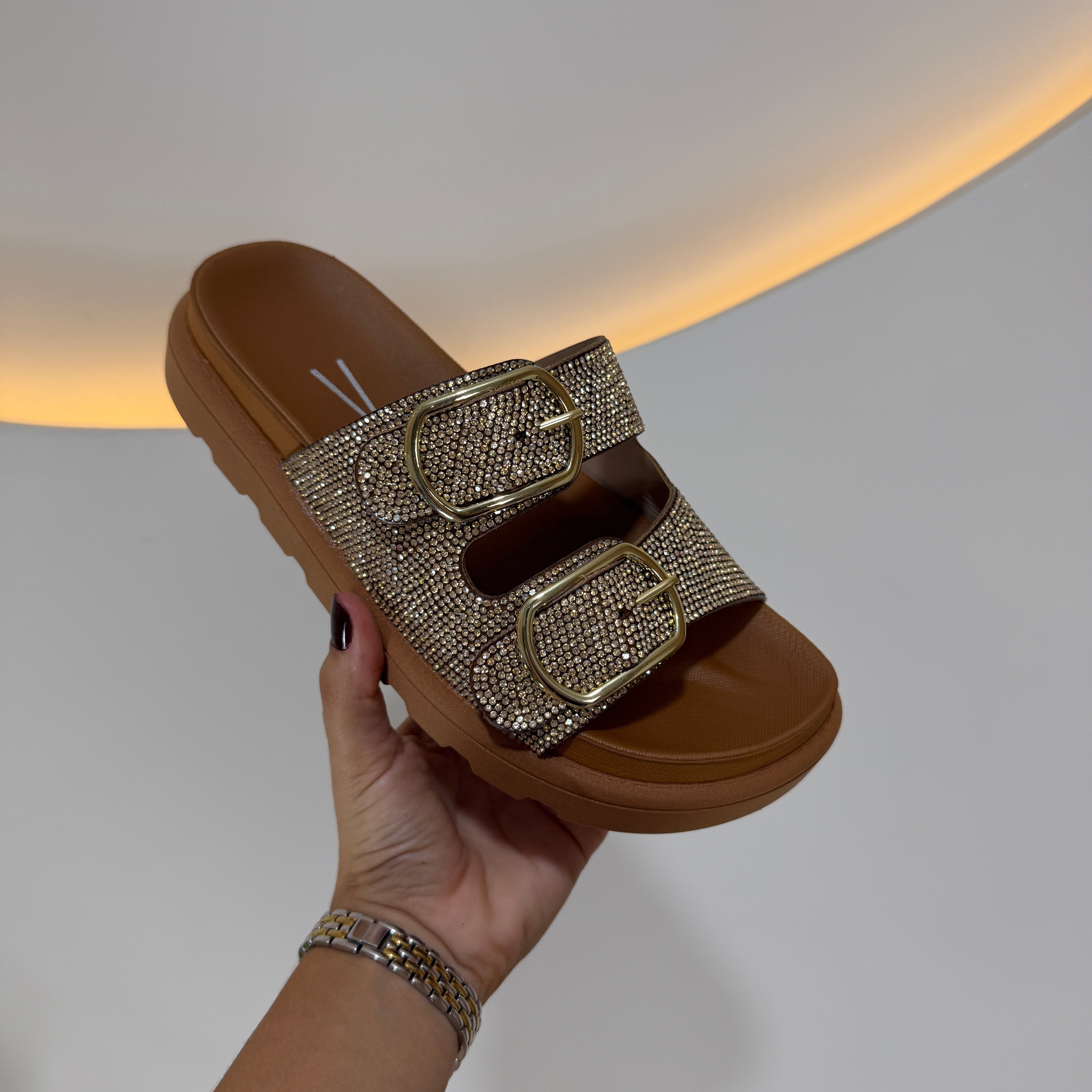 Papete Feminina Vizzano com Strass e Fivelas Douradas Caramelo