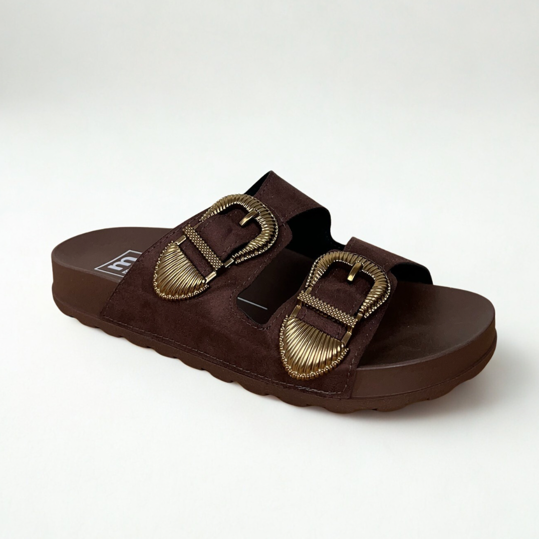 Papete Moleca Marrom Camurça com Fivelas Douradas – Sofisticação e Conforto