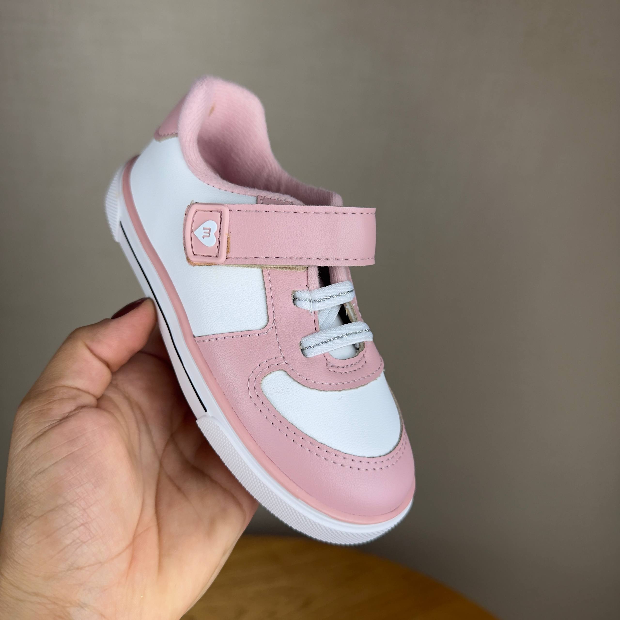 Tênis Infantil Molekinha Branco Com Detalhes Rosa Branca